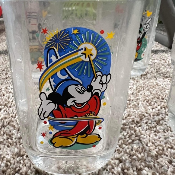 McDonalds Mickey and Garfield glasses - Picture 2 of 9